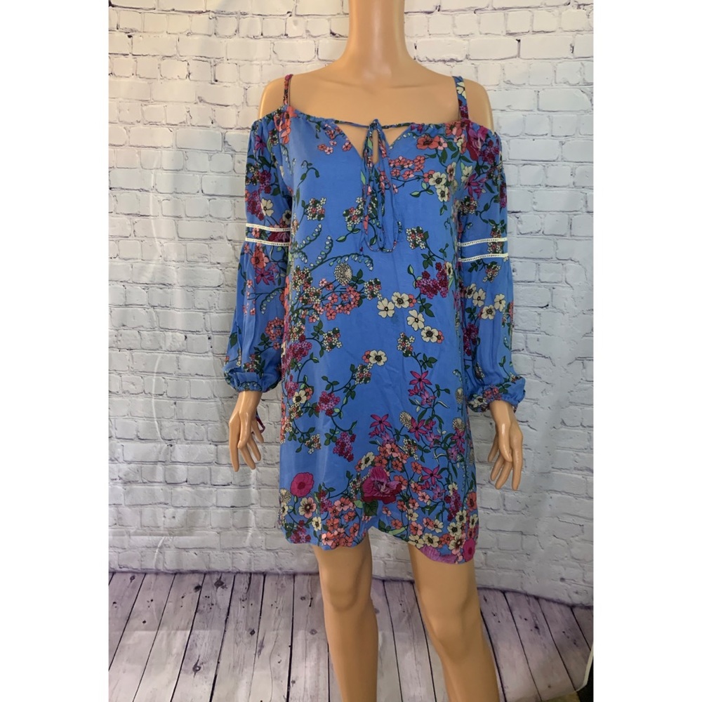Wayf size xs Floral Flowy Blue Dress